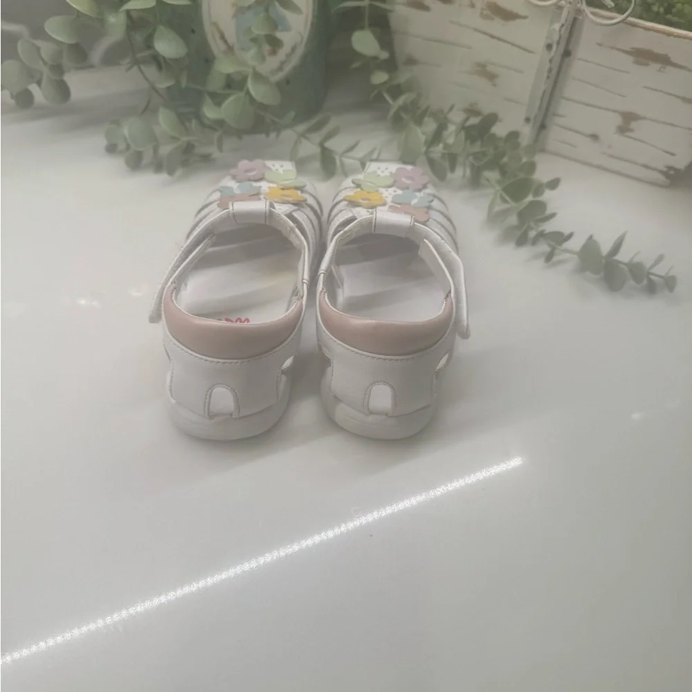 Girls Rachel’s Spring/Easter sandals size 10